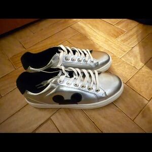 NWT Women’s Mickey Sneakers sz 10